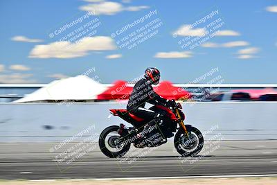 media/Mar-25-2024-Moto Forza (Mon) [[8d4319bd68]]/4-Novice Group/Session 4 Front Straight Speed Pans/